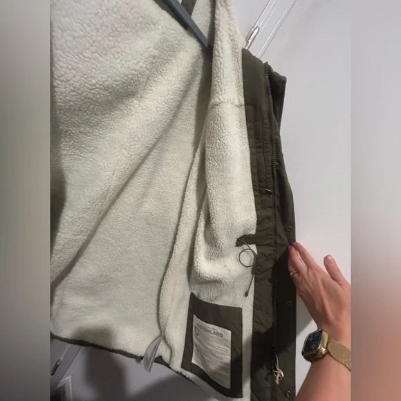 Fjallraven Women’s Greenland insulated hooded parka, Medium, Green - Picture 6 of 16